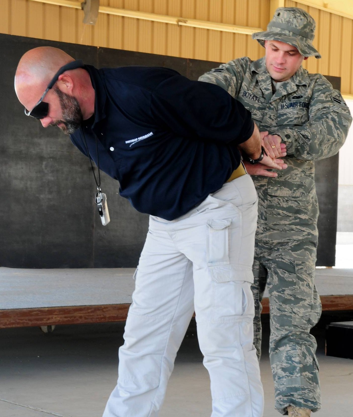 Jeff Jones training U.S. Air Force personnel (2010) Kuwait